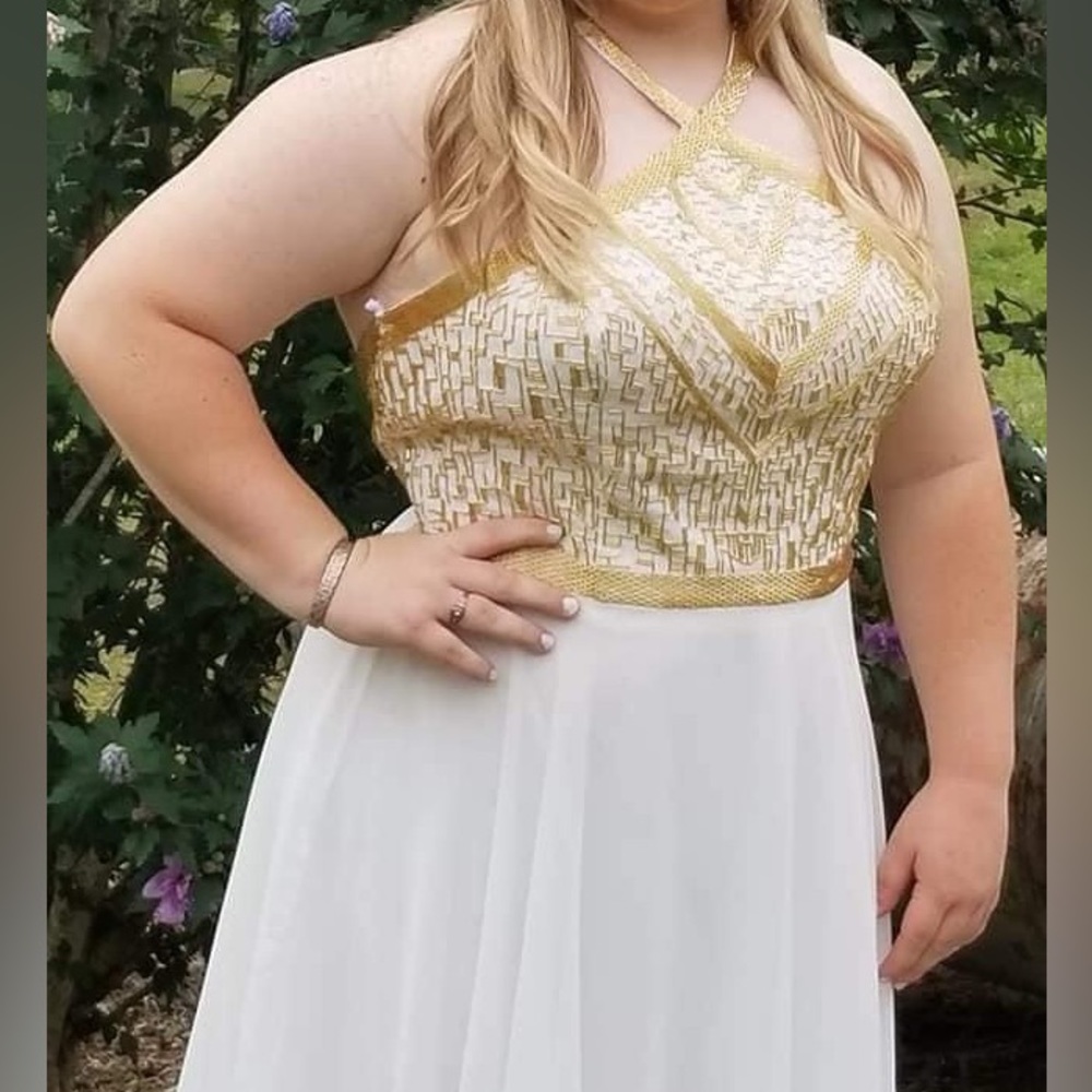 Prom dress - Picture 2 of 2